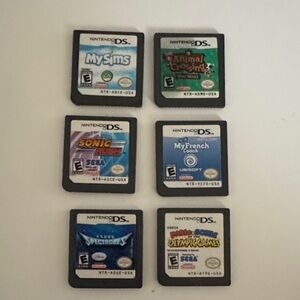 Nintendo DS Game Cartridge Collection - Black